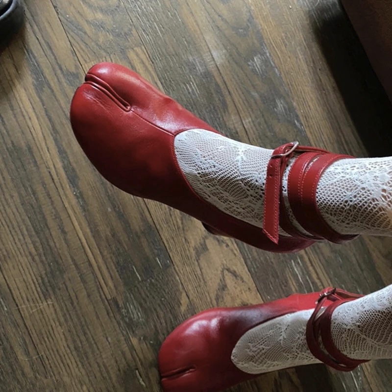 Vintage Fashion And Design - Sepatu Wanita Model Vintage Musim Semi